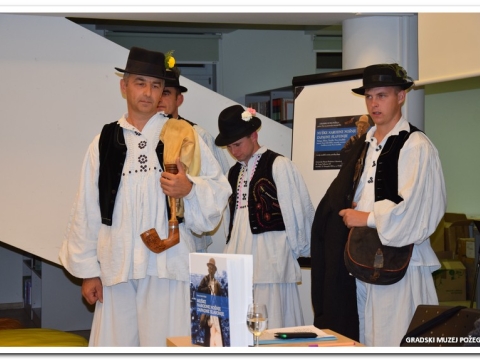 Muske nosnje_18