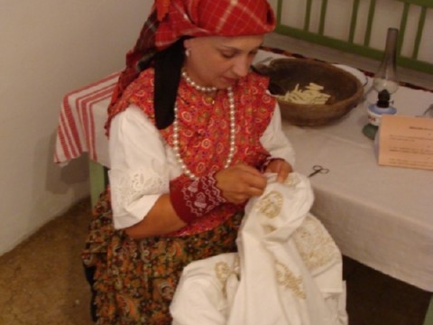 Sitnim vezom vezena_12