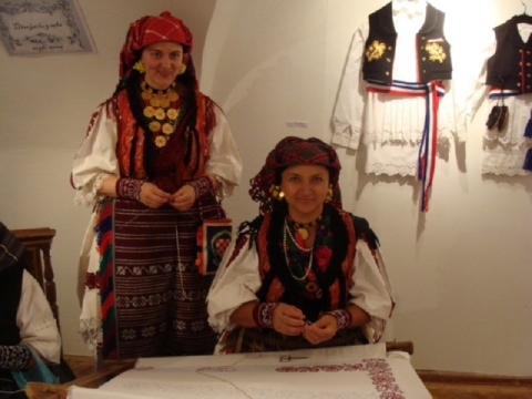 Sitnim vezom vezena_15