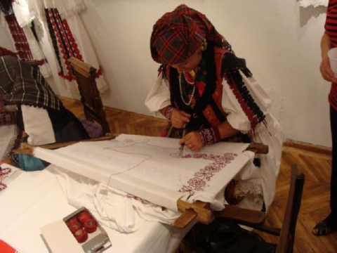 Sitnim vezom vezena_6