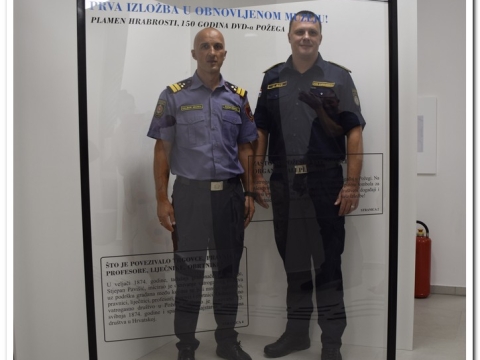Plamen hrabrosti_30
