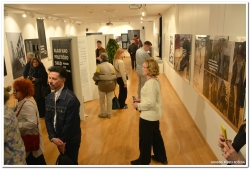 Otvorena izložba &bdquo;Lica gladi&ldquo; u Požegi: Snažan apel protiv gladi u svijetu i rasipanja hrane