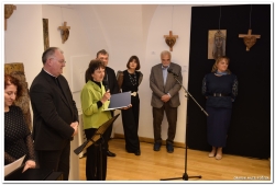 Neugasivo svjetlo u drvetu: U Požegi svečano otvorena izložba Karin Grenc &bdquo;Putem križa; Hrvatski sveci i blaženici&ldquo;